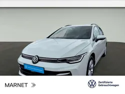 Pure white Gebraucht 2024 VW Golf VIII Life Kombi | 23.490 € (Guter Preis)