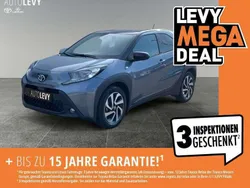 Celestite grey 1k3/ black mica Gebraucht 2024 Toyota Aygo Team Kleinwagen | 15.798 € (Fairer Preis)