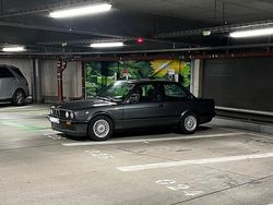 Grau Gebraucht 1990 BMW 316 Limousine | 10.000 €