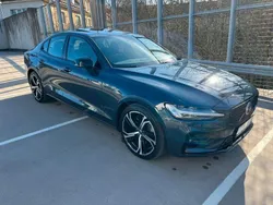 Blau Gebraucht 2023 Volvo S60 Ultimate Limousine | 34.500 € (Guter Preis)