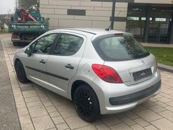 Grau Gebraucht 2007 Peugeot 207 Filou Limousine | 2.850 € (Fairer Preis)