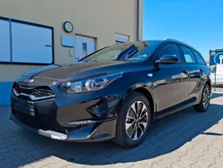 Pearl schwarz metallic Neu 2025 Kia Ceed Sportswagon Vision Kombi | 24.740 € (Guter Preis)
