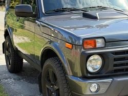 Grau Gebraucht 2021 Lada niva SUV | 17.250 € (Etwas zu teuer)