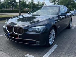 Grau Gebraucht 2010 BMW 730 Limousine | 10.500 € (Fairer Preis)