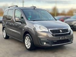 Grau Gebraucht 2017 Peugeot Partner Tepee Allure Van / Kleinbus | 10.800 € (Fairer Preis)