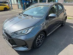 Grey metallic Gebraucht 2022 Toyota Yaris Hybrid Team Kleinwagen | 19.900 € (Fairer Preis)