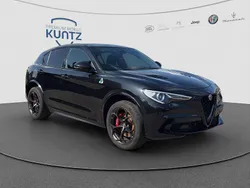 Nero vulcano Gebraucht 2022 Alfa Romeo Stelvio Quadrifoglio SUV | 54.980 € (Superpreis)