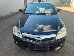 Schwarz Gebraucht 2008 Opel Tigra Basis Coupé | 1.190 €