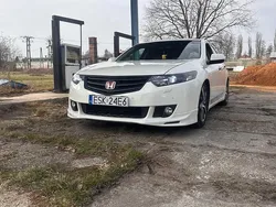 Weiß Gebraucht 2010 Honda Accord Limousine | 12.000 €