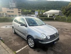 Grau Gebraucht 2005 VW Polo Kleinwagen | 1.800 € (Guter Preis)