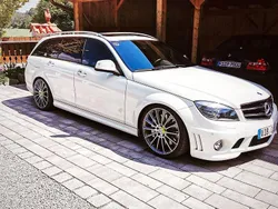 Weiß Gebraucht 2008 Mercedes C63 AMG AMG Kombi | 27.999 € (Guter Preis)