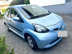 Blau Gebraucht 2006 Toyota Aygo Kleinwagen | 2.300 € (Etwas zu teuer)