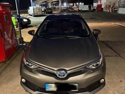 Beige Gebraucht 2017 Toyota Auris Hybrid Kombi | 8.700 € (Guter Preis)
