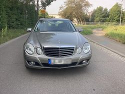 Silber Gebraucht 2008 Mercedes E230 Elegance Limousine | 6.490 €