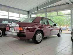 Rot Gebraucht 1990 Mercedes 190 Limousine | 4.950 €