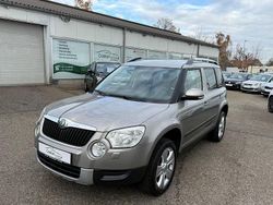 Grau Gebraucht 2011 Skoda Yeti SUV | 7.990 € (Etwas zu teuer)