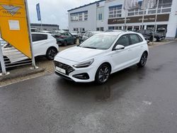 Weiß Gebraucht 2023 Hyundai i30 Comfort Limousine | 26.900 € (Teuer)