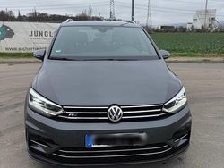 Grau Gebraucht 2018 VW Touran R-line Van / Kleinbus | 22.000 € (Etwas zu teuer)