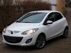 Weiß Gebraucht 2014 Mazda 2 Sendo Limousine | 5.440 € (Fairer Preis)