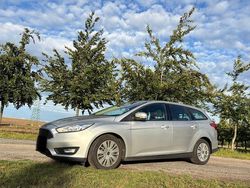 Silber Gebraucht 2015 Ford Focus Trend Kombi | 7.200 € (Fairer Preis)