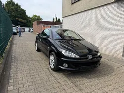 Schwarz Gebraucht 2004 Peugeot 206 CC Platinum Cabrio | 3.000 € (Etwas zu teuer)