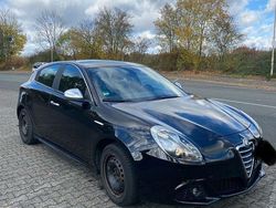 Schwarz Gebraucht 2012 Alfa Romeo Giulietta Limousine | 7.700 € (Etwas zu teuer)