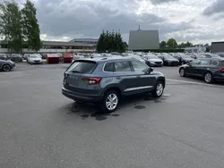 Grau Gebraucht 2020 Skoda Karoq Drive SUV | 24.689 € (Fairer Preis)