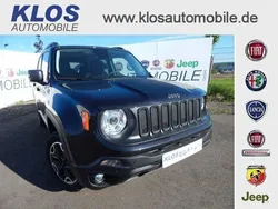 Schwarz metallic Gebraucht 2017 Jeep Renegade Trailhawk SUV | 29.490 €