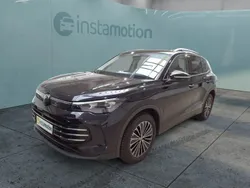 Schwarz Gebraucht 2024 VW Tiguan Elegance SUV | 40.940 € (Fairer Preis)