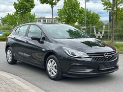 Schwarz Gebraucht 2016 Opel Astra Eco Limousine | 5.990 € (Fairer Preis)