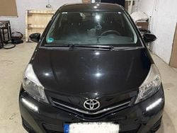 Schwarz Gebraucht 2011 Toyota Yaris Life Kleinwagen | 4.500 € (Fairer Preis)