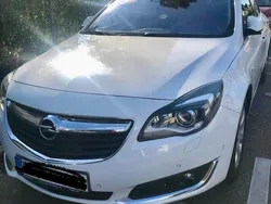 Weiß Gebraucht 2016 Opel Insignia Kombi | 10.800 € (Etwas zu teuer)