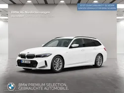 Weiß Gebraucht 2024 BMW 330 Comfort Edition Kombi | 49.899 € (Etwas zu teuer)