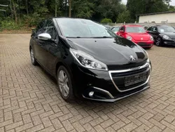 Lackierung schwarz perla nera Gebraucht 2019 Peugeot 208 Style Kleinwagen | 8.890 € (Fairer Preis)