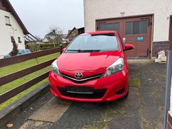 Rot Gebraucht 2014 Toyota Yaris Kleinwagen | 6.600 € (Fairer Preis)