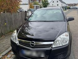 Schwarz Gebraucht 2009 Opel Astra Kleinwagen | 3.500 € (Fairer Preis)