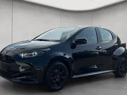 Schwarz Gebraucht 2023 Toyota Yaris Comfort Limousine | 16.990 € (Fairer Preis)