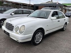Weiß Gebraucht 1996 Mercedes E280 Limousine | 2.600 € (Superpreis)