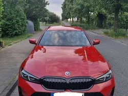 Rot Gebraucht 2022 BMW 320 M Sport Kombi | 37.900 € (Fairer Preis)