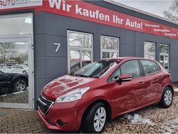 Rot Gebraucht 2014 Peugeot 208 Kleinwagen | 5.399 € (Fairer Preis)