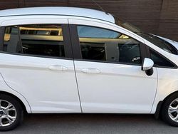 Weiß Gebraucht 2016 Ford B-MAX SYNC Edition Van / Kleinbus | 9.250 € (Guter Preis)