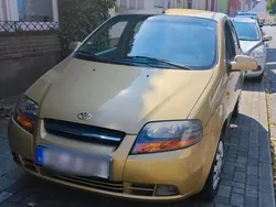 Gold Gebraucht 2003 Chevrolet Kalos Kleinwagen | 2.600 € (Teuer)