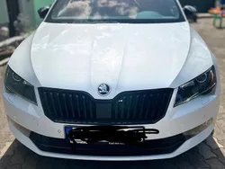 Weiß Gebraucht 2017 Skoda Superb SportLine Kombi | 20.799 € (Fairer Preis)