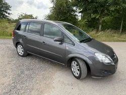 Grau Gebraucht 2008 Opel Zafira Van / Kleinbus | 2.800 € (Fairer Preis)