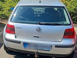 Silber Gebraucht 2001 VW Golf IV Kleinwagen | 650 € (Superpreis)