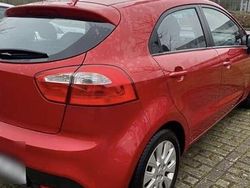 Rot Gebraucht 2012 Kia Rio Kombi | 6.000 € (Fairer Preis)