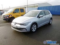 Reflexsilber Gebraucht 2023 VW Golf VIII Life Limousine | 24.850 € (Guter Preis)