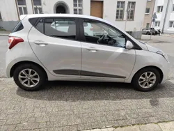 Silber Gebraucht 2017 Hyundai i10 Kleinwagen | 6.500 € (Fairer Preis)