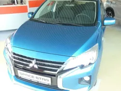 Blau Neu 2024 Mitsubishi Space Star Select+ Limousine | 16.250 €