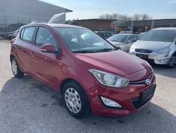 Rot Gebraucht 2014 Hyundai i20 Limousine | 2.350 € (Superpreis)